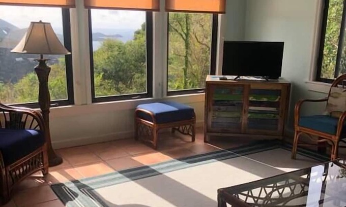 Estate Parcel of Gift and Regenback Villa | Mountain Breeze Cottage