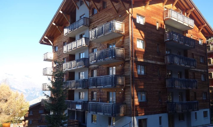 Saint-Pierre-de-Clages Apartment | Amazing Apartment With Parking