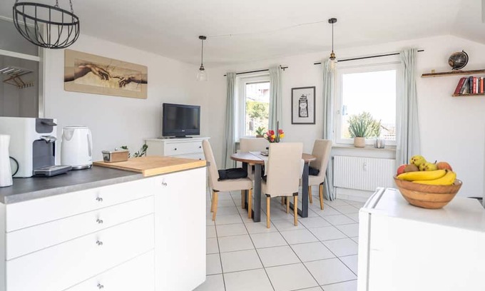 Weststadt Apartment | Apartment 'Conte' with Mountain View, Private Terrace and Wi-Fi