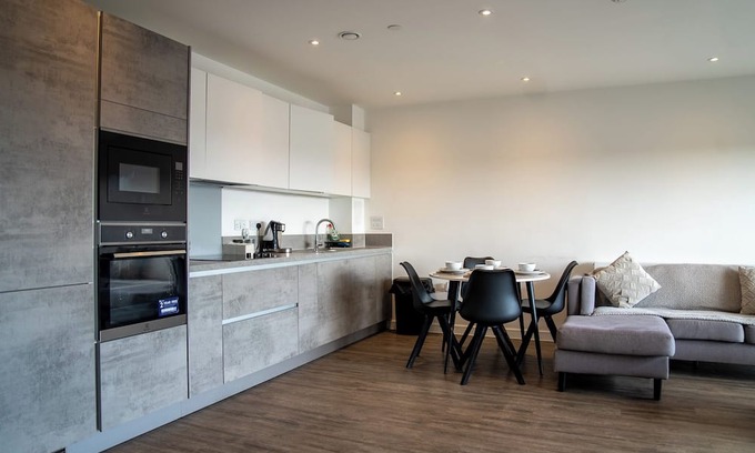 Gascoigne Apartment | Luxora - luxury 2 bedroom property