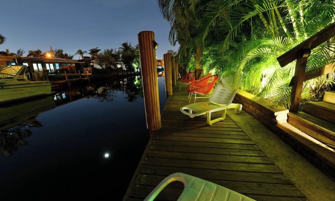 Melaleuca Gardens House | Spacious 4-bedroom house in charming Dania Beach with WiFi, AC Dock Water Access
