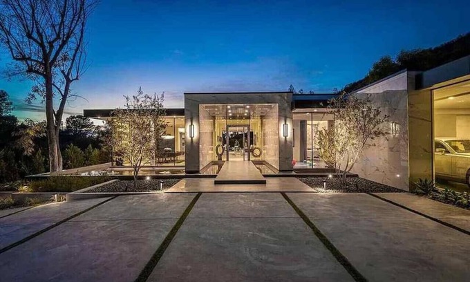 Beverly Hills House | Luxurious Beverly Hills Mansion,Pool,Sauna,Theater