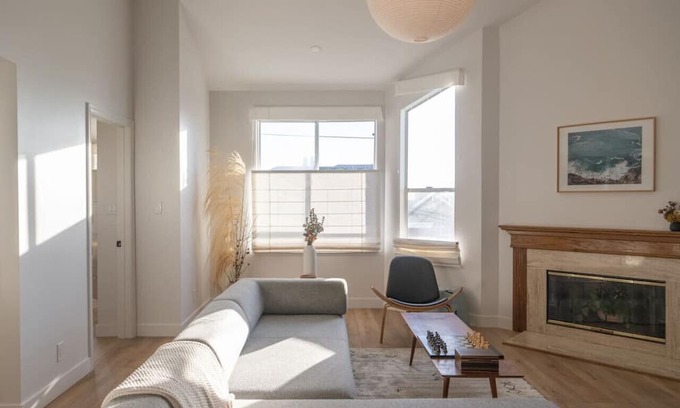 Outer Richmond Apartment | NEW! Spacious Getaway wPrivate Deck Close to Beach