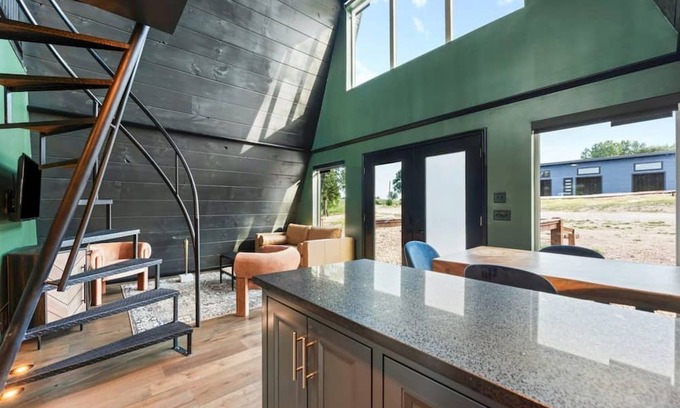 Omaha House | The Constellation Taurus - Romantic-Steam Shower-Hot Tub-Table Rock Lake
