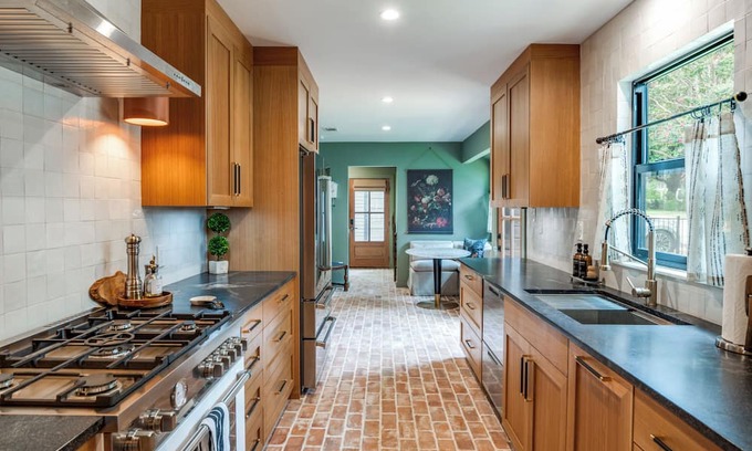 McKinney Cottage | Completely renovated modern cottage near downtown McKinney.