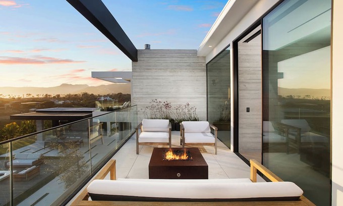 Central Malibu House | Exclusive Ocean-View Estate in Malibu's Little Dume