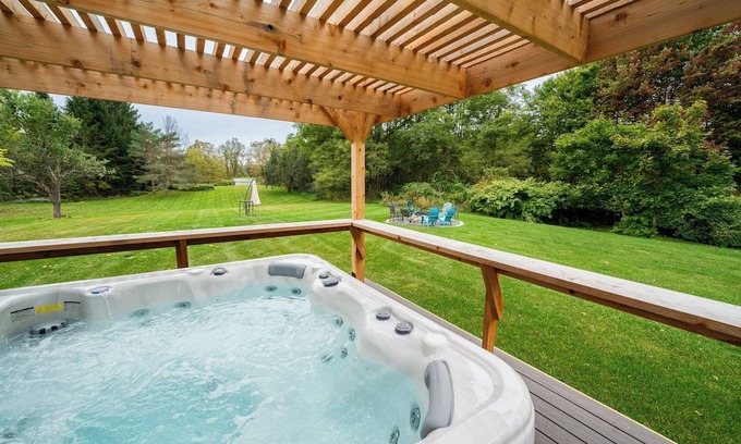 Cooperstown House | Luxurious Estate in Cooperstown, NY -3.2 miles from the Cooperstown Dreams Park