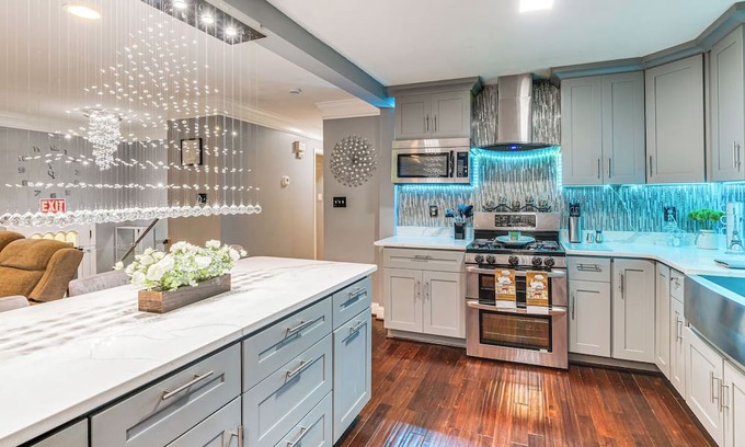 Oxon Hill-Glassmanor Apartment | Modern Fort Washington Apt: 14 Mi to National Mall