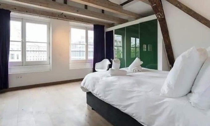 Grachtengordel-West Apartment | Waterfront Wonder Experience Canal-Side Living at Its Finest