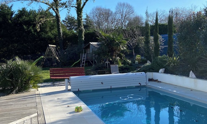 Mouguerre House | Family home with heated pool just outside Bayonne /Mouguerre