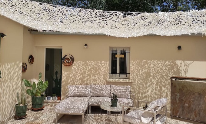 Quartier des Espesses House | Villa with swimming pool 5 minutes from Nîmes town center.