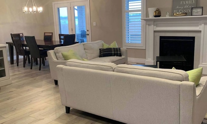Plympton-Wyoming House | This house is a 4 bedroom(s), 2 bathrooms, located in Plympton - Wyoming, ON.