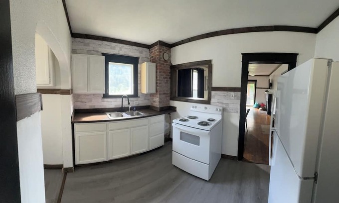 Rawl House | Charming 2-bedroom house