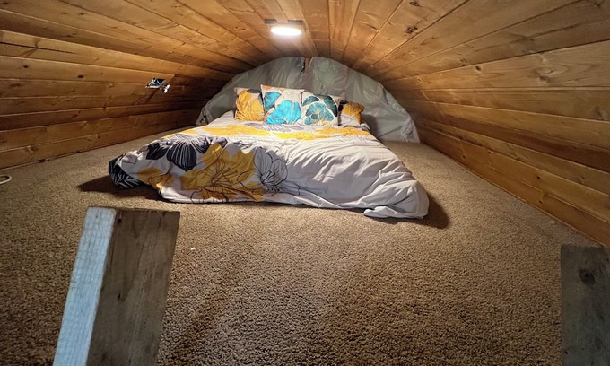 Diamond Ridge Cabin | The Good Life - animal paradise
