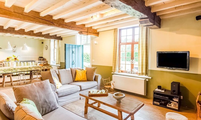 Damme Other | Historic Farmhouse middle of polder landscape