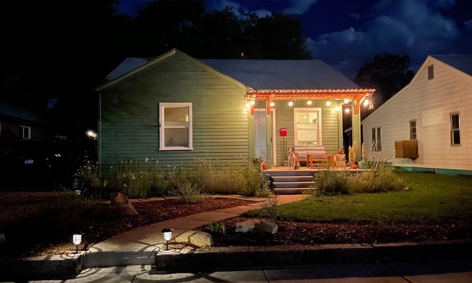 Cortez House | Charming Bungalow - W/D, Dog-Friendly, located in Cortez's Historic District