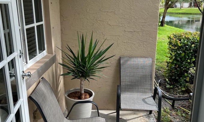 Riviera Beach House | Private Double Bedroom Near Beach