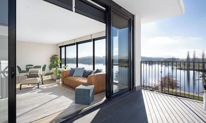 Kingston Apartment | 5Beds Waterfront Lux in Kingston
