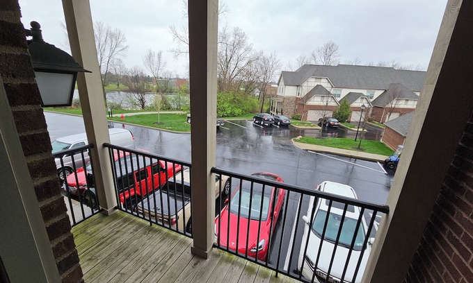 Westerville Apartment | Cozy 1 bedroom apartment in Westerville, around the corner from Polaris!