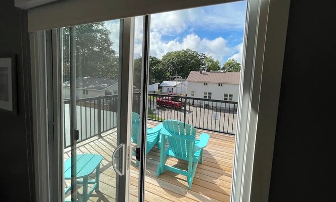 Grand Bend Apartment | Coastal Suites (Room 3) , Grand Bend