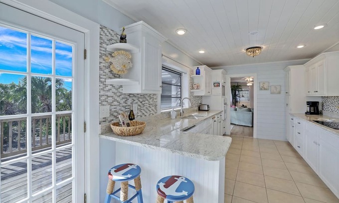 The Dunes House | Island Breeze Bungalow at The Dunes