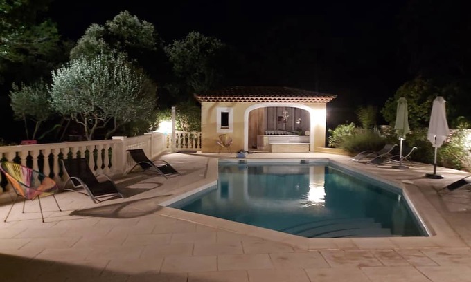 Poulx House | La Maison du Bonheur, les Cigales Avec Piscine Entre Nimes et Uzes