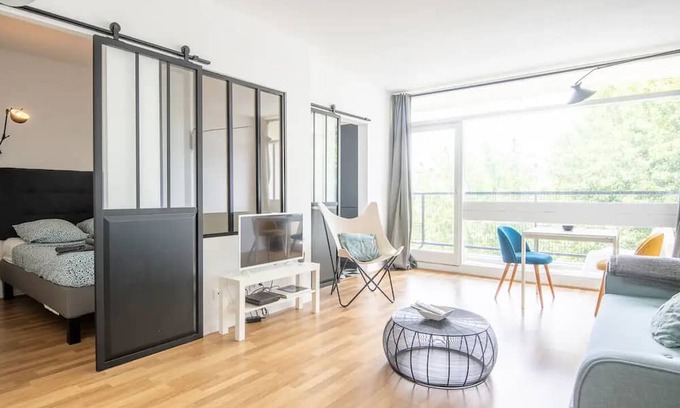Croix Apartment | Standing apartment lift balcony garden view
