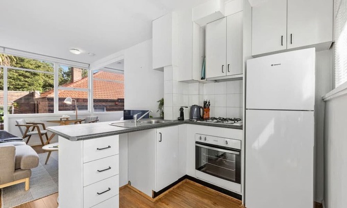 Bellevue Hill Apartment | Sunny 1BR cozy apartment in Bellevue Hill