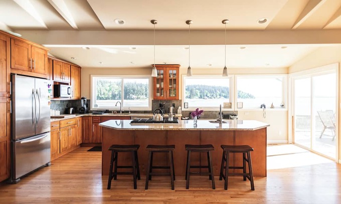 Gig Harbor House | Gig Harbor Private Island Waterfront House