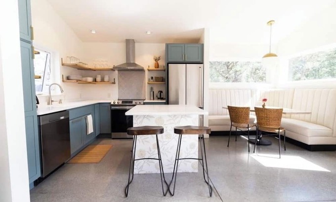 Baca Grande House | Stylish Mountain Retreat ~ lower suite