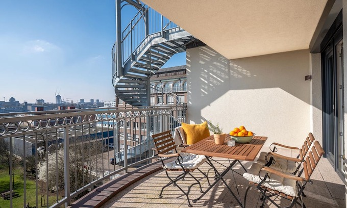 Hamm Apartment | CLS: Exklusives Apartment in Hamburg mit Terrasse und Tiefgaragenparkplatz