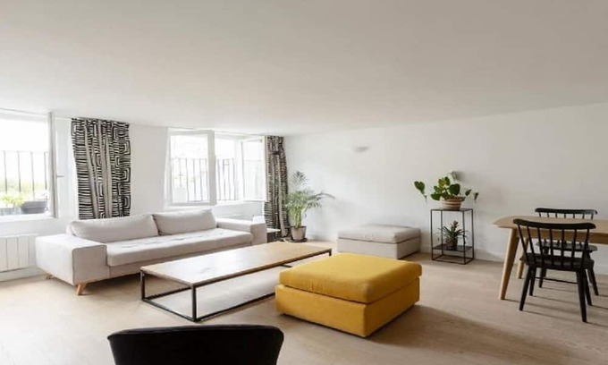 Vivienne Apartment | Jardin des Tuileries -luxury living in the Paris 1st arrondissement