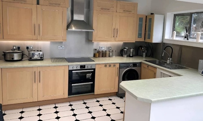 Thornton Apartment | Wandsworth, South London Deluxe King Room T3
