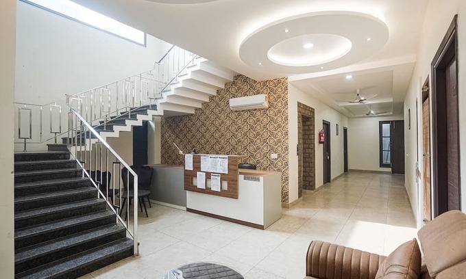 Ludhiana Hotel | OYO Blue Stone Residency