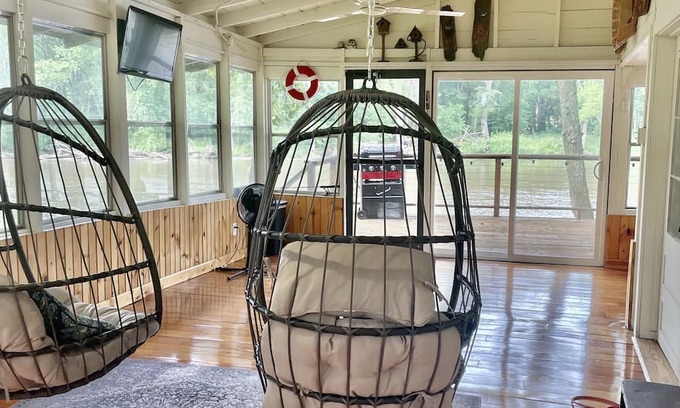 Janesville Cabin | Cozy cabin on the river!! Pet friendly!