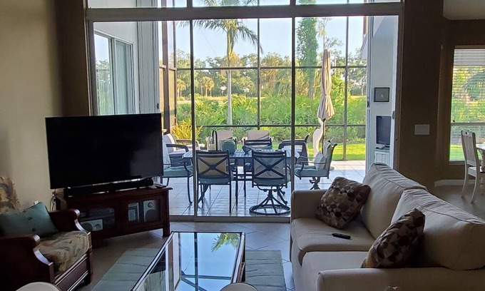 Riverwood House | Spend your winter in this beautiful home on the Riverwood golf course.