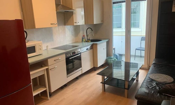 Huttrop Apartment | Möblierte 70qm Wohnung Balkon+waschm Essen- Huttrop