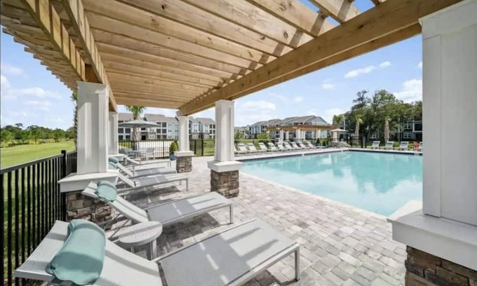 Daytona Beach Apartment | Centralized location close to the Race Track.