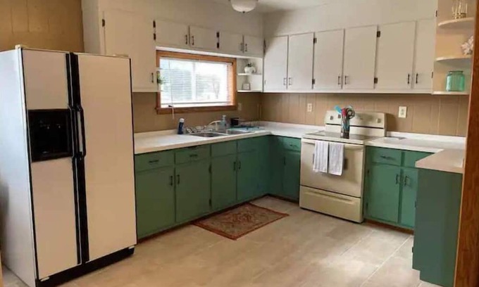 Rupert House | Lovely 3-Bedroom on 7th Street
