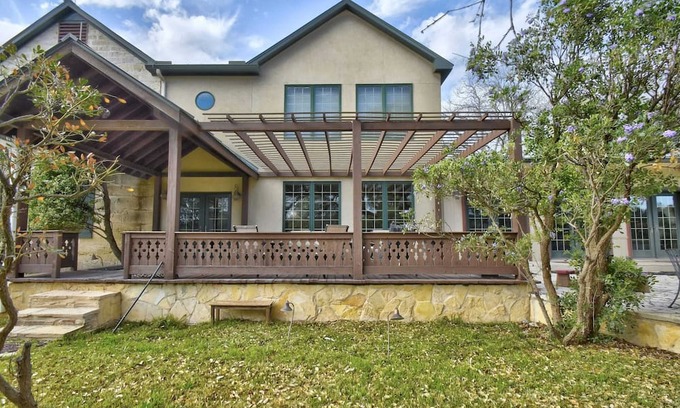Fredericksburg House | Headwaters Lodge-Firepit-Scenic Views