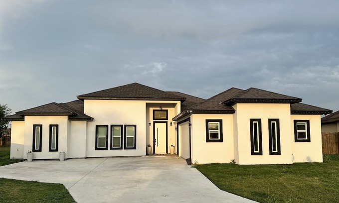 Brownsville Cabin | Entire New Home in Brownsville