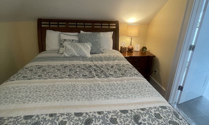 South Kortright Bed & Breakfast | Cozy B&B with WiFi and AC in Terrific South Kortright