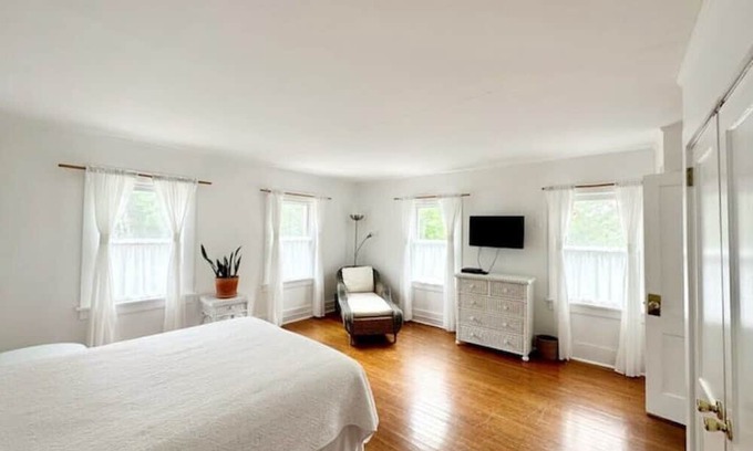 Westhampton House | Historic Hamptons Hideaway