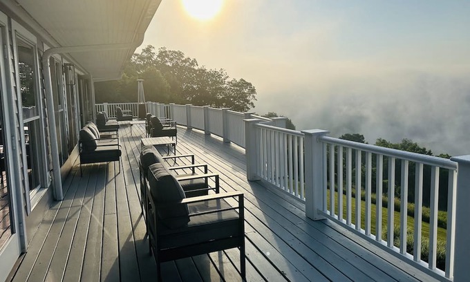 Goldbond Bed & Breakfast | Lilly Valley Inn