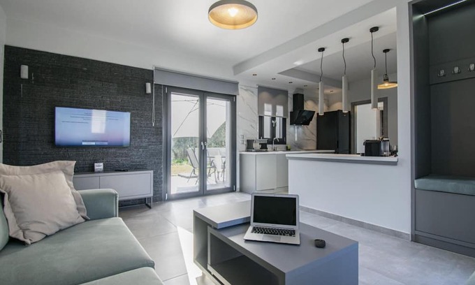 Nea Iraklia Villa | Theasea Villa Cooling Heated Floor