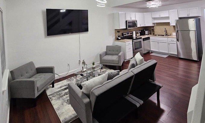 Tallahassee House | Beautiful Home Near Fsu/famu- Perfect for Walking to the Stadium 2br/2b