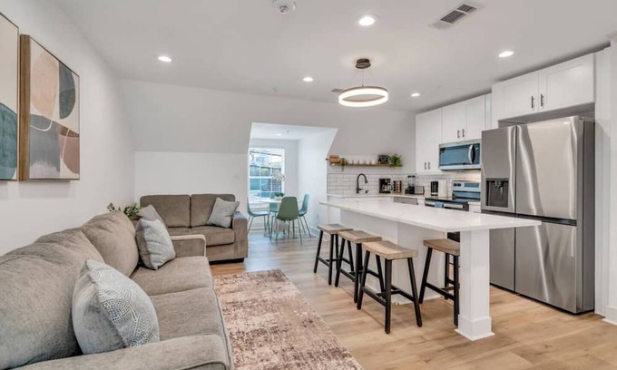 Tulane - Gravier House | Mid-City Sanctuary in NOLA: 3BR, 2BA NOLA Haven - Experience Jazz Culture