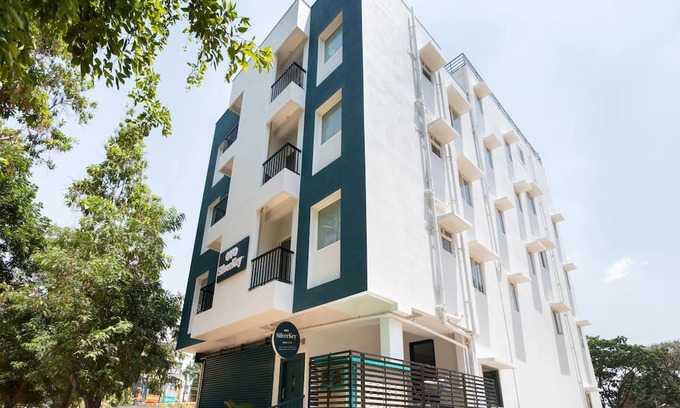 Yelahanka Hotel | Super OYO Silverkey Executive Stays