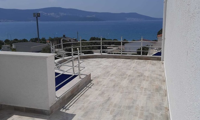 Akbuk Apartment | Luxury 2 Bedrooms Beachfront Apartments on the Sunny Turkish Riviera -C1 Ground