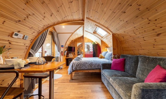 Clitheroe Cabin | Tranquil Luxury: Hot Tub, Firepit, & Sauna
